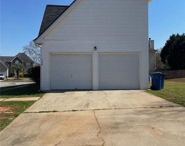 700 Cannoli Court - Photo Thumbnail 2