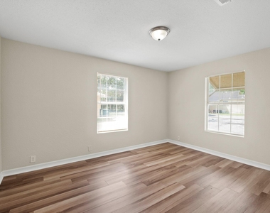 8244 Hartford Street - Photo Thumbnail 5