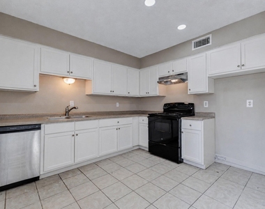 7140 S Dairy Ashford Rd - Photo Thumbnail 10