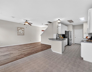 16855 Carrollton Creek Lane - Photo Thumbnail 5