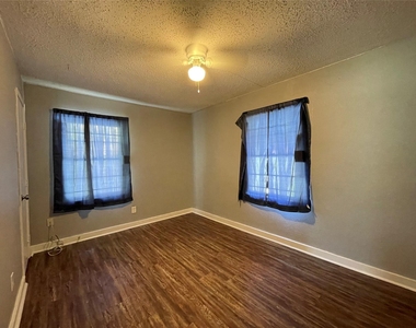 5213 Anzio Road - Photo Thumbnail 11