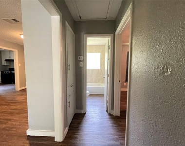 5213 Anzio Road - Photo Thumbnail 13