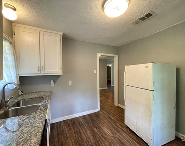 5213 Anzio Road - Photo Thumbnail 8