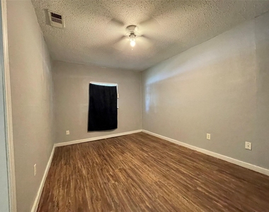 5213 Anzio Road - Photo Thumbnail 17