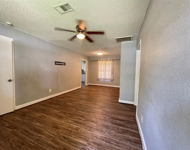 5213 Anzio Road - Photo Thumbnail 4