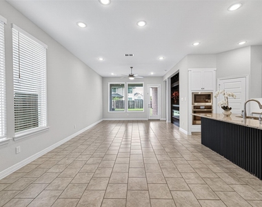 6602 Albany Forest Court - Photo Thumbnail 4