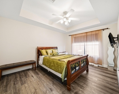 9802 Cynthia Ann Court - Photo Thumbnail 6