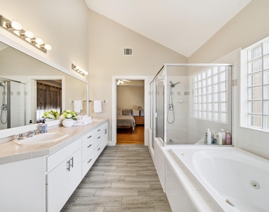 9802 Cynthia Ann Court - Photo Thumbnail 21