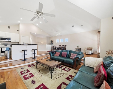 9802 Cynthia Ann Court - Photo Thumbnail 14