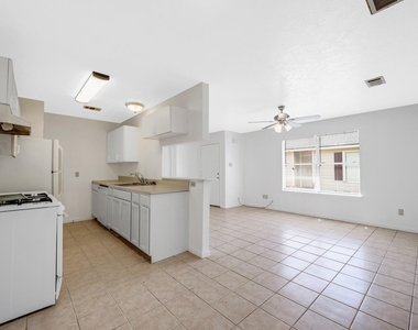 308 Willowick Street - Photo Thumbnail 8