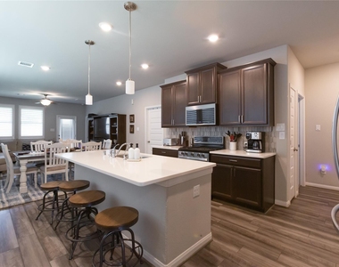 7058 Silverleaf Oak Street - Photo Thumbnail 4