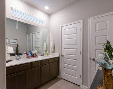 7058 Silverleaf Oak Street - Photo Thumbnail 7