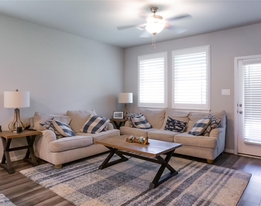 7058 Silverleaf Oak Street - Photo Thumbnail 5