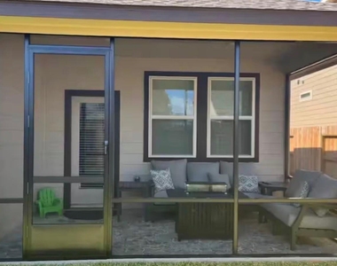 7058 Silverleaf Oak Street - Photo Thumbnail 15