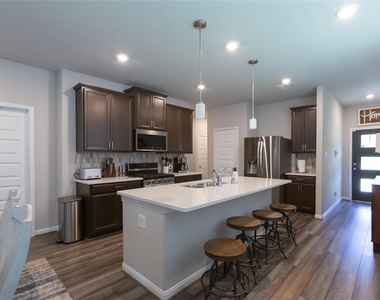 7058 Silverleaf Oak Street - Photo Thumbnail 3