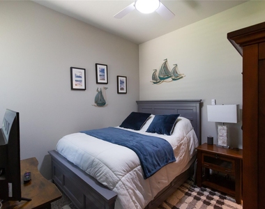 7058 Silverleaf Oak Street - Photo Thumbnail 9