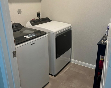 7058 Silverleaf Oak Street - Photo Thumbnail 14