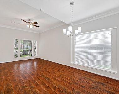 4539 Springfield Lakes Street - Photo Thumbnail 4