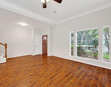 4539 Springfield Lakes Street - Photo Thumbnail 2