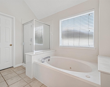 4539 Springfield Lakes Street - Photo Thumbnail 25