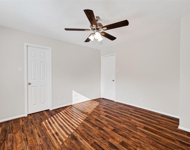 4539 Springfield Lakes Street - Photo Thumbnail 22
