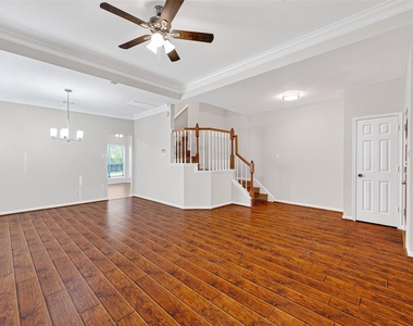4539 Springfield Lakes Street - Photo Thumbnail 3