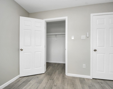 5441 Minden Street - Photo Thumbnail 11