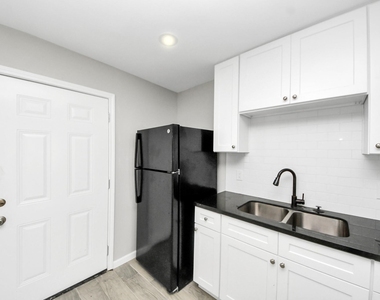 5441 Minden Street - Photo Thumbnail 7