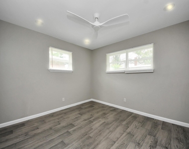 5441 Minden Street - Photo Thumbnail 8