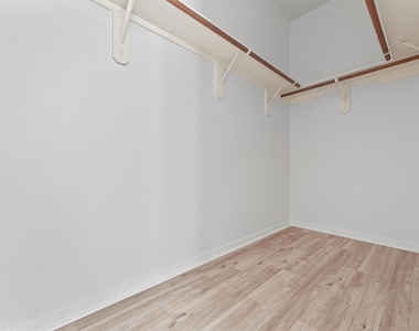 4423 Garden Ridge Court - Photo Thumbnail 13
