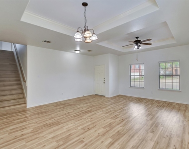 4423 Garden Ridge Court - Photo Thumbnail 2