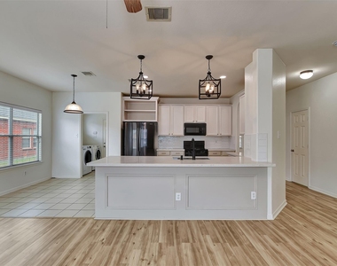 4423 Garden Ridge Court - Photo Thumbnail 5