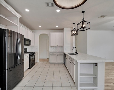 4423 Garden Ridge Court - Photo Thumbnail 10