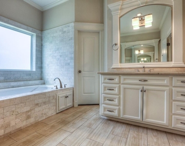 922 Alexander Street - Photo Thumbnail 22