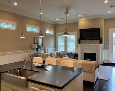 922 Alexander Street - Photo Thumbnail 11