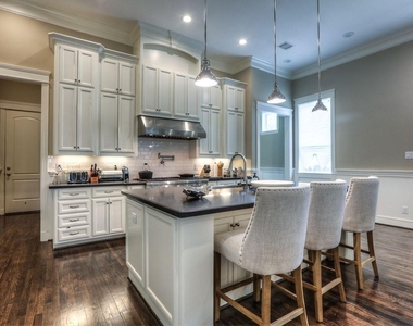 922 Alexander Street - Photo Thumbnail 12