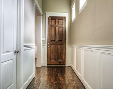 922 Alexander Street - Photo Thumbnail 3