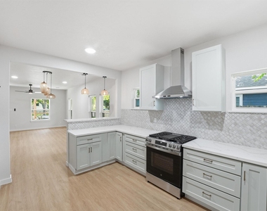 2710 Gano Street - Photo Thumbnail 14