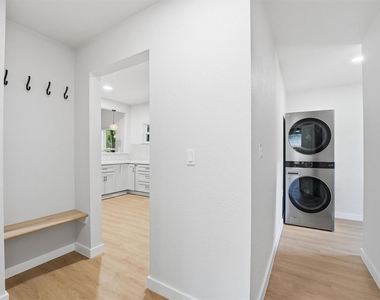 2710 Gano Street - Photo Thumbnail 21