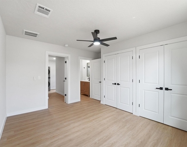 2710 Gano Street - Photo Thumbnail 17