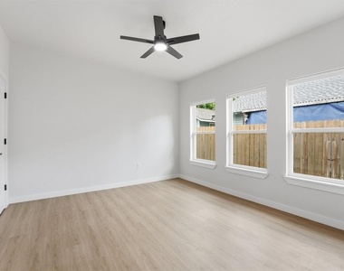2710 Gano Street - Photo Thumbnail 10