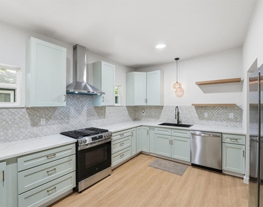 2710 Gano Street - Photo Thumbnail 13