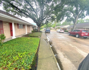 10122 Shadow Wood Drive - Photo Thumbnail 1