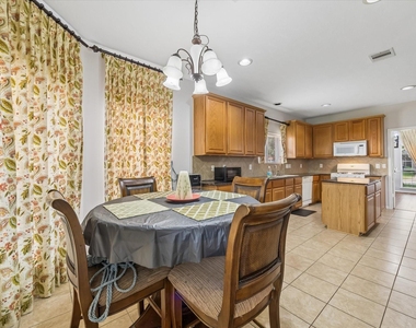 21702 Cozy Hollow Lane - Photo Thumbnail 7