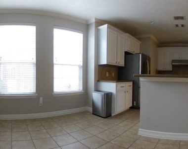 1719 Stacy Crest - Photo Thumbnail 7
