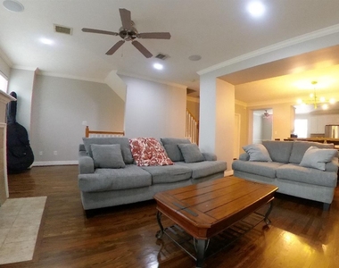 1719 Stacy Crest - Photo Thumbnail 6