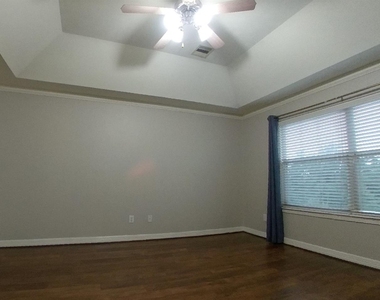 1719 Stacy Crest - Photo Thumbnail 20