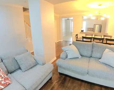 1719 Stacy Crest - Photo Thumbnail 14
