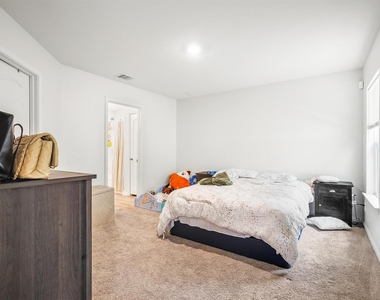 10619 Lost Maples Drive - Photo Thumbnail 15
