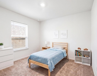 10619 Lost Maples Drive - Photo Thumbnail 19